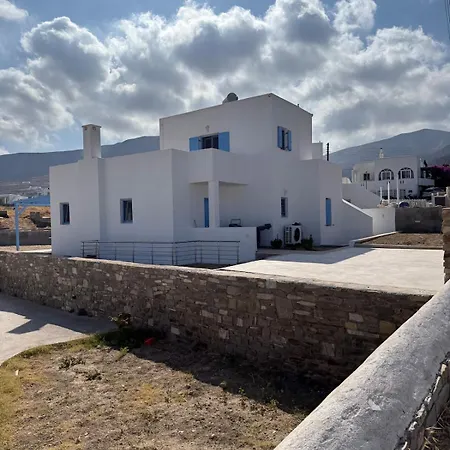 Paros Parikia Apartment Parasporos
